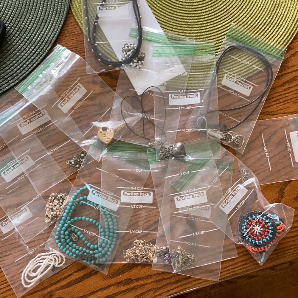 Misc jewelry (necklaces and bracelets)